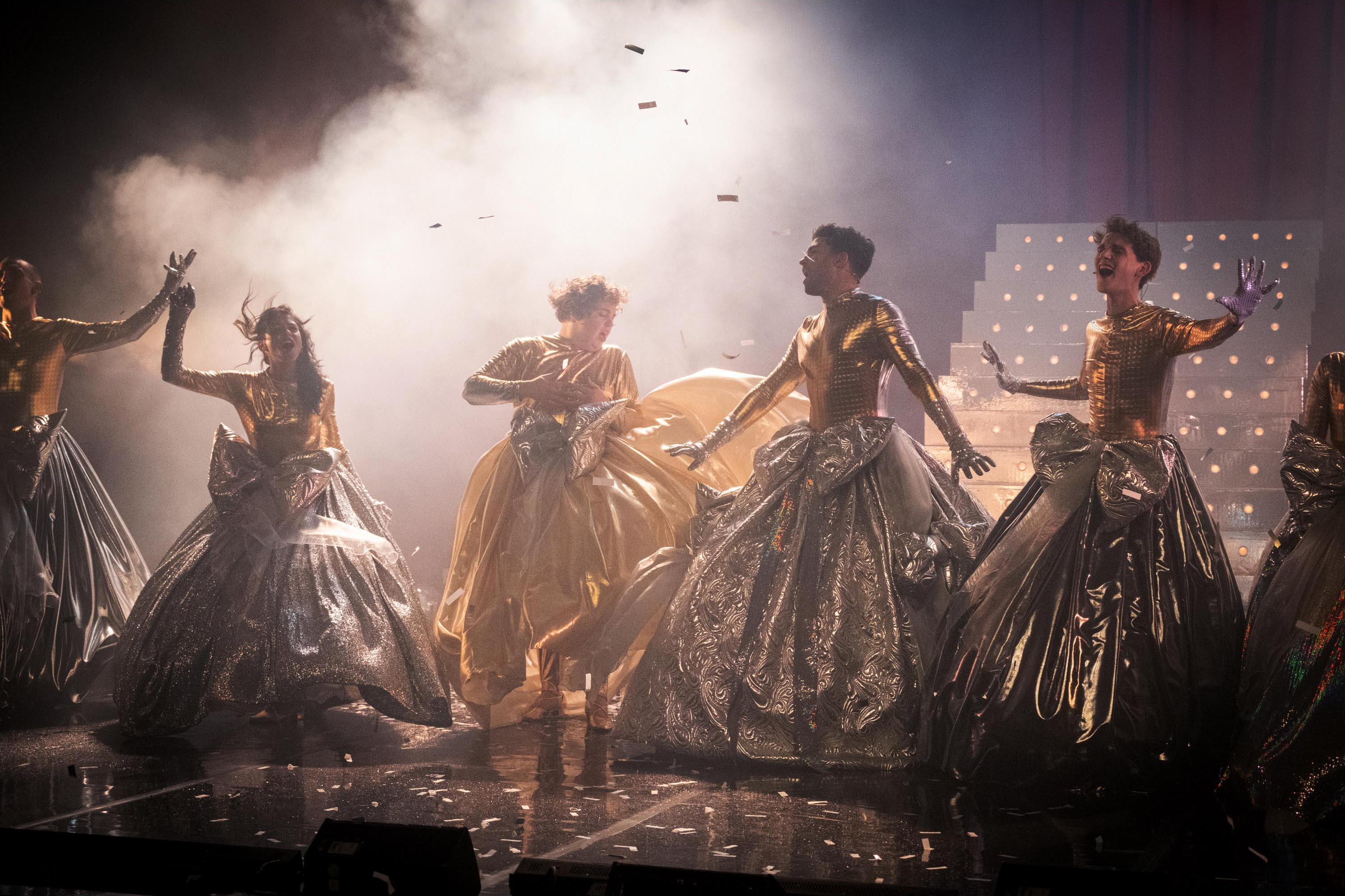 scenebeeld een leuk avondje uit theater artemis